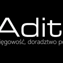 Logo firmy Aditio: księgowość i doradztwo podatkowe. Grafika przedstawia białe schody z strzałką skierowaną ku górze na czarnym tle.