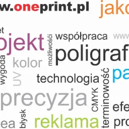 Kolorowy word cloud z hasłami związanymi z poligrafią, projektowaniem i reklamą. Wyróżnione słowa: poligrafia, projekt, reklama, precyzja, jakość. Widoczny adres strony www.oneprint.pl.