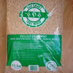Worek z pelletem drzewnym Eco Smart 15 kg. Widoczne parametry produktu: średnica 6 mm, certyfikat DINplus. Pellet z drewna miękkiego, wyprodukowany w Polsce.