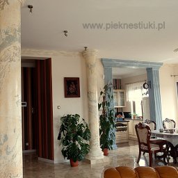 Stiuki porcelanowe,marmurowe i alabastrowe. www.pieknestiuki.pl
Specjalizuję się w autorskiej,stiukowej marmoryzacji (marmuryzacji) imitującej marmury,granity,lazuryt,agaty,trawertyny,onyxy itp. Tworzę unikalne efekty i wzory nieosiągalne innymi metodami.