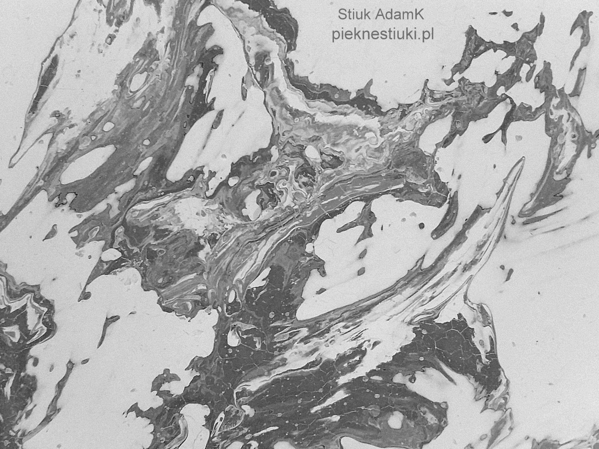 Abstrakcyjna marmoryzacja w odcieniach szarości, imitująca naturalny kamień, wykonana przez firmę z Częstochowy. Widoczna unikalna struktura i wzory.