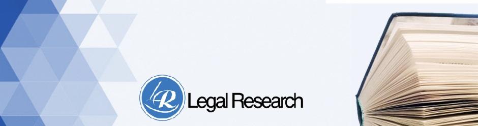 Grafika: Logo Legal Research obok otwartej książki z widocznymi kartkami, na jasnym tle z niebieskim, geometrycznym wzorem w lewym górnym rogu.