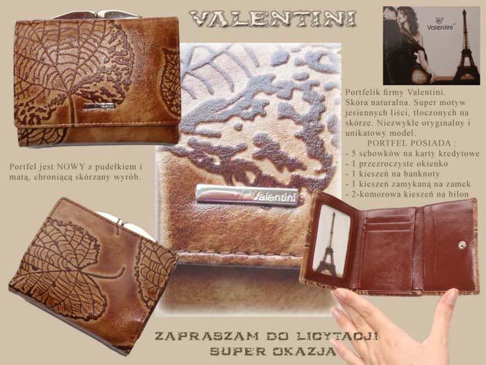 Brązowy, skórzany portfel Valentini z wytłoczonym wzorem liści, prezentowany w różnych ujęciach na beżowym tle. Widoczne detale: logo, kieszenie na karty, okienko z miniaturą wieży Eiffla.