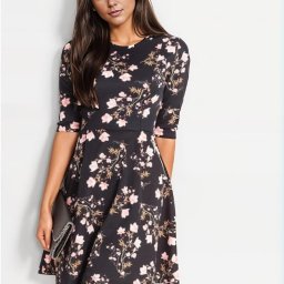 Sukienka mini rozkloszowana z zabudowanym dekoltem w kwiaty

Sukienki na chrzciny i komunię w Łodzi 
ul. Gen. Jarosława Dąbrowskiego 91B/ I piętro

https://divinewear.pl/pl/p/JENNY-Sukienka-mini-rozkloszowana-z-zabudowanym-dekoltem-w-kwiaty-czarna-/20