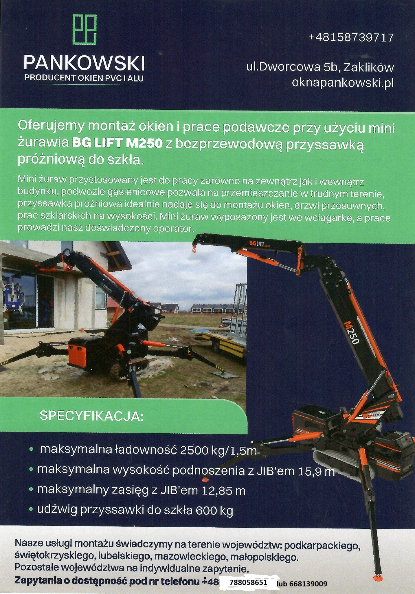 Mini żuraw BG LIFT M250 z przyssawką próżniową do szkła, używany do montażu okien, widoczny na tle budowy domu.
