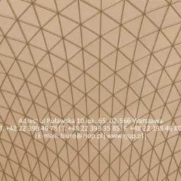 Adres Kancelarii: ul. Puławska 10 lok. 65, 02-566 Warszawa, numery telefonów i adres e-mail na tle geometrycznego wzoru w odcieniach beżu.