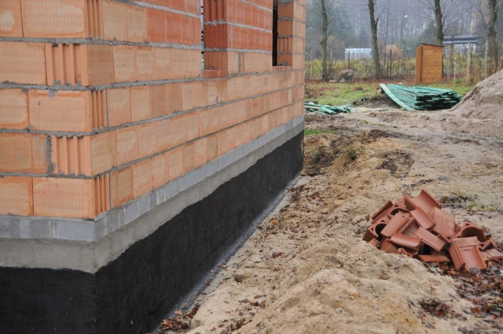 Izolacja przeciwwilgociowa - w trakcie