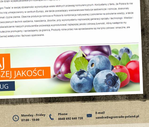 Reklama firmy Agrotade: śliwki, jagody i żurawina na tle tekstu o wysokiej jakości produktów, z danymi kontaktowymi w dolnej części grafiki.