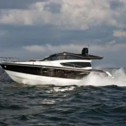 Leasing łodzi motorowej