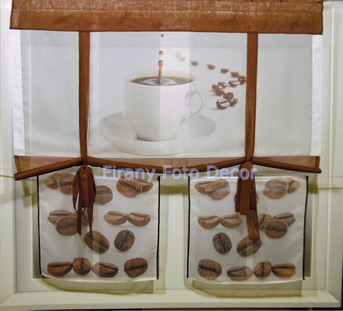Panelowa zasłona z motywem kawy: filiżanka, ziarna. Brązowe wiązania, białe tło. Dekoracja okna w kuchni lub kawiarni, unikalny wzór.
