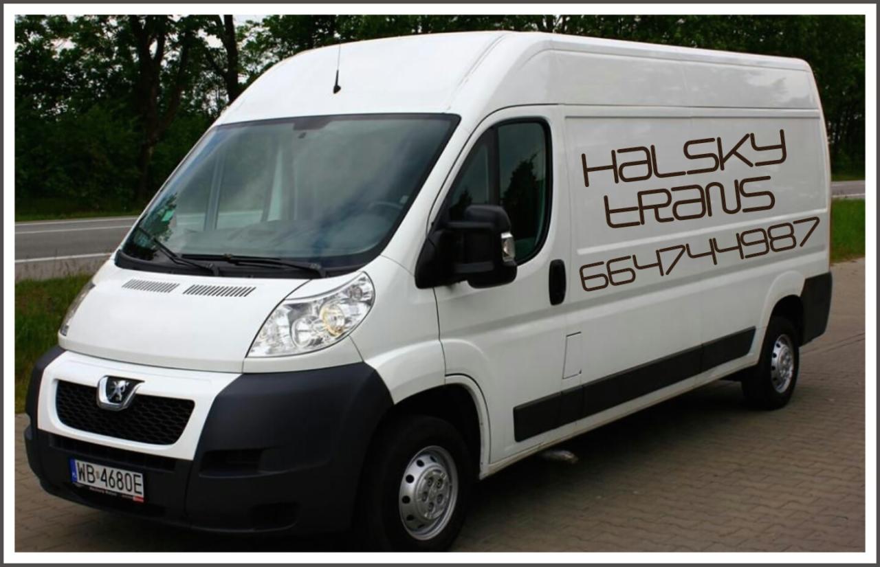 Biały bus dostawczy firmy HALSky TRANS z numerem telefonu 664744987, zaparkowany na kostce brukowej, widok z przodu na tle zieleni.