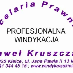 Logo kancelarii prawnej Pawła Kruszczaka z Kielc, specjalizującej się w profesjonalnej windykacji. Fioletowy napis na białym tle, okrągły układ tekstu.