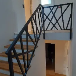 Balustrada spawana z profili 40/40, wypelnienie 40/20 malowana na dowolny kolor RAL