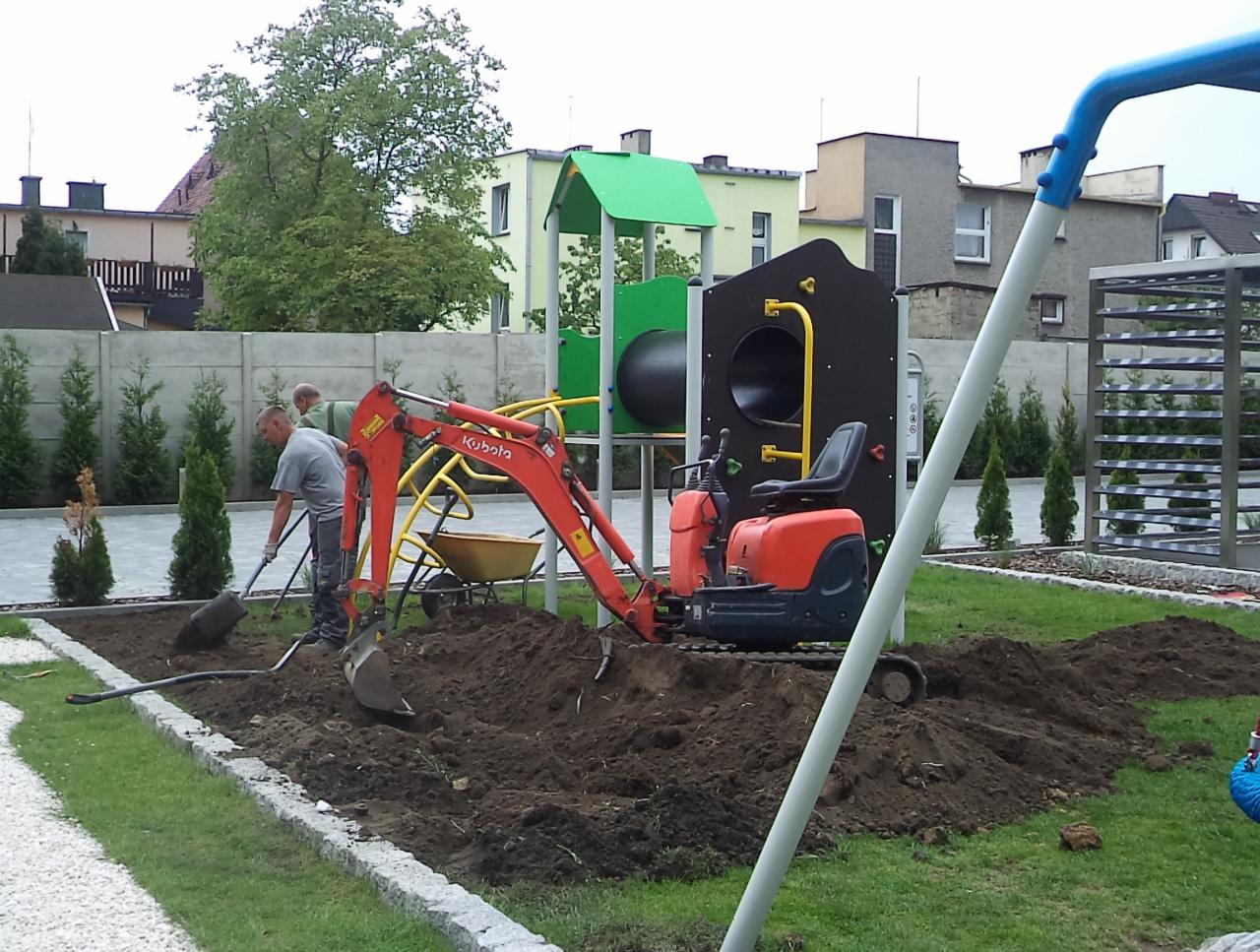 przygotowanie terenu do rozkladania trawnika