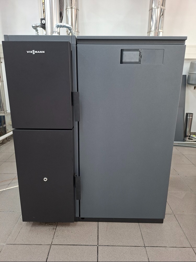 Kocioł na biomasę z zasobnikiem