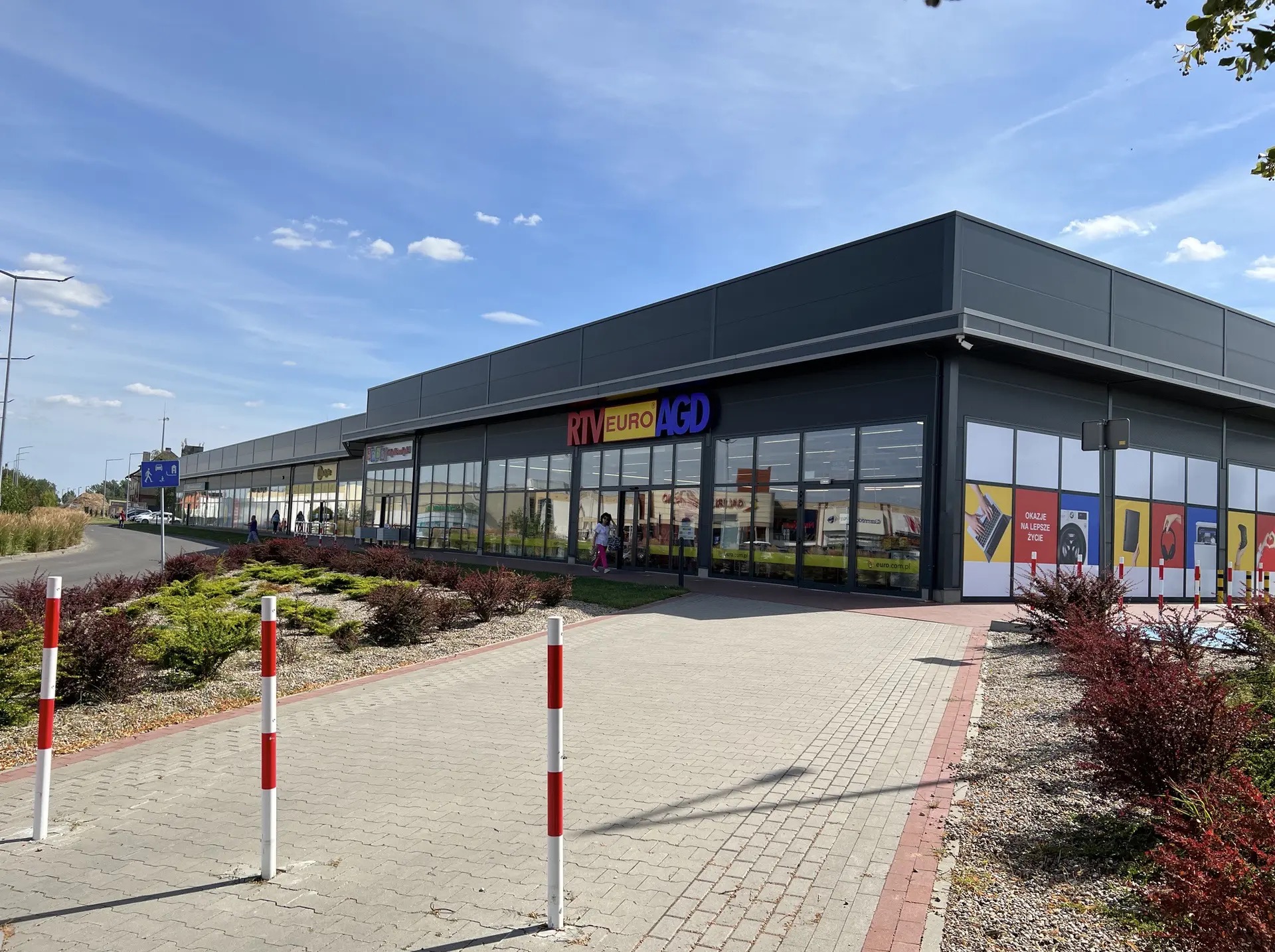 Projekt budynku handlowo - usługowego