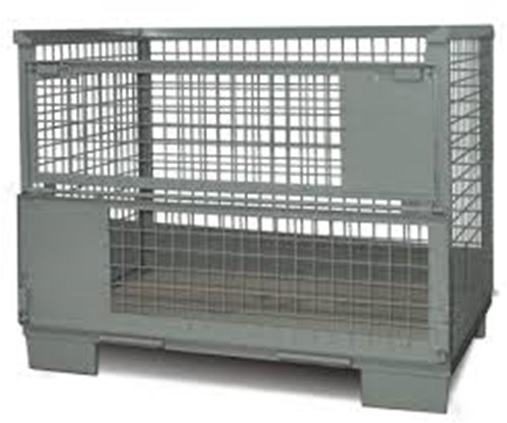 Metalowy, ażurowy pojemnik transportowy w kolorze szarym, z widocznymi spawami i elementami konstrukcyjnymi, ustawiony na białym tle.
