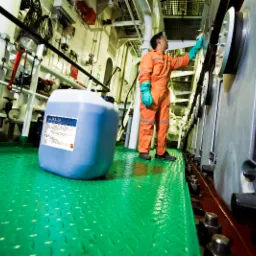 R.S. 20 Środek do czyszczenia maszynowni