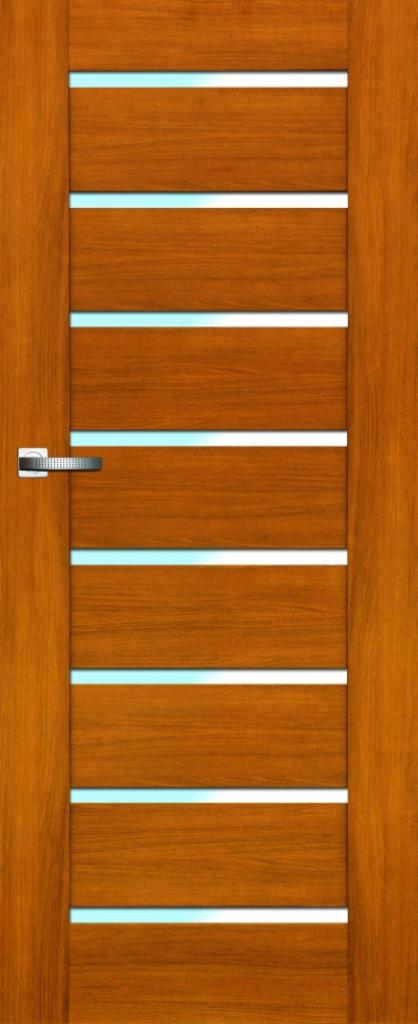 Drewniane drzwi wewnętrzne z poziomymi przeszkleniami, widoczna klamka.