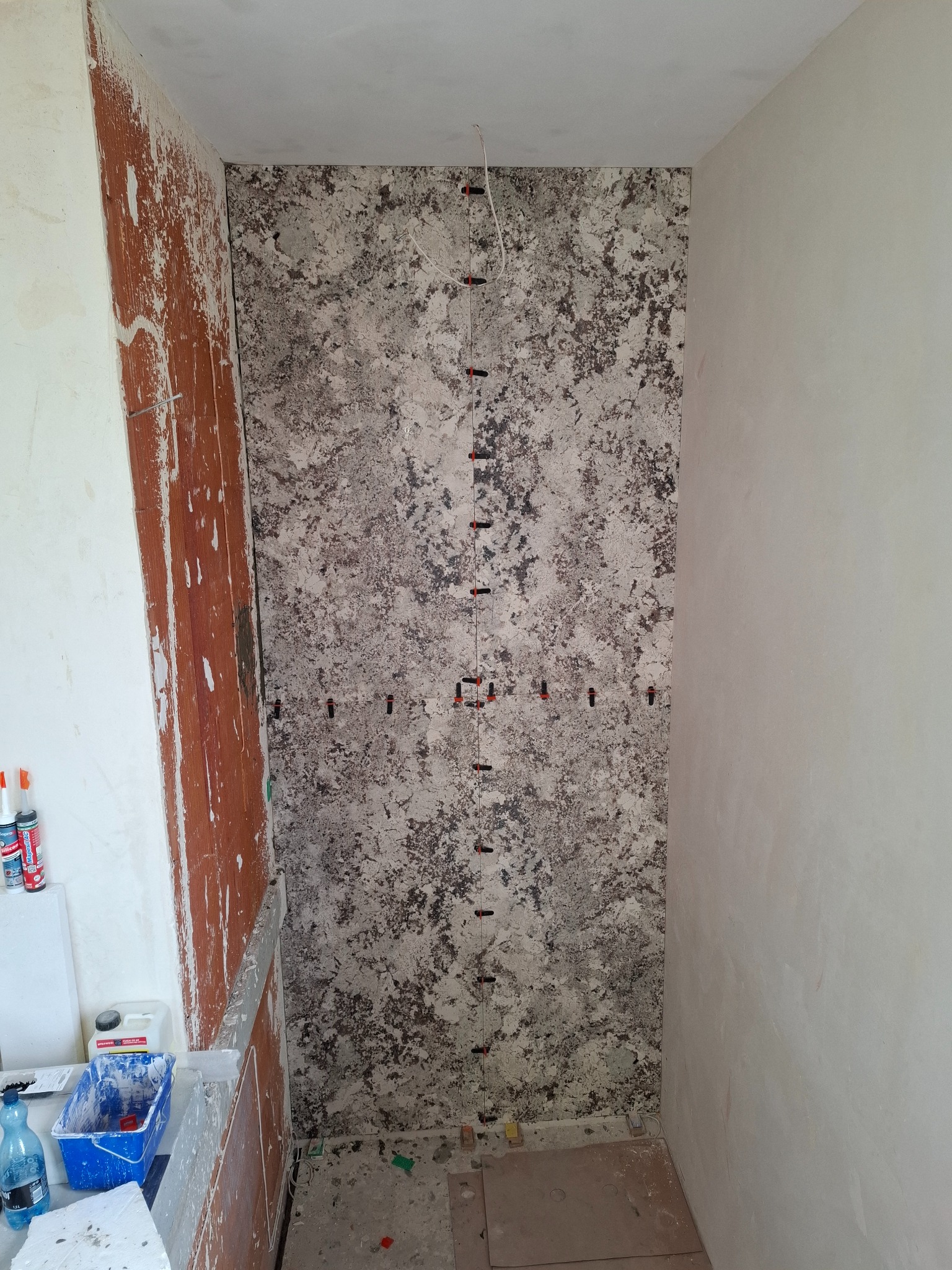 Montaż spieków kwarcowych .Duże formaty.