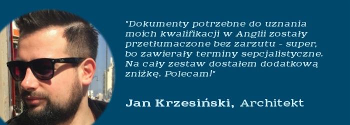 Portret mężczyzny w okularach z tekstem opinii o tłumaczeniu dokumentów na niebieskim tle. Klient poleca tłumaczenia specjalistyczne z rabatem.