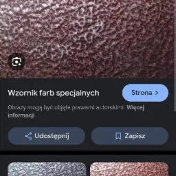Powierzchnia metalowa z fakturą skorupy w odcieniach brązu, prezentowana jako wzornik farb specjalnych w wyszukiwarce Google na ekranie telefonu.