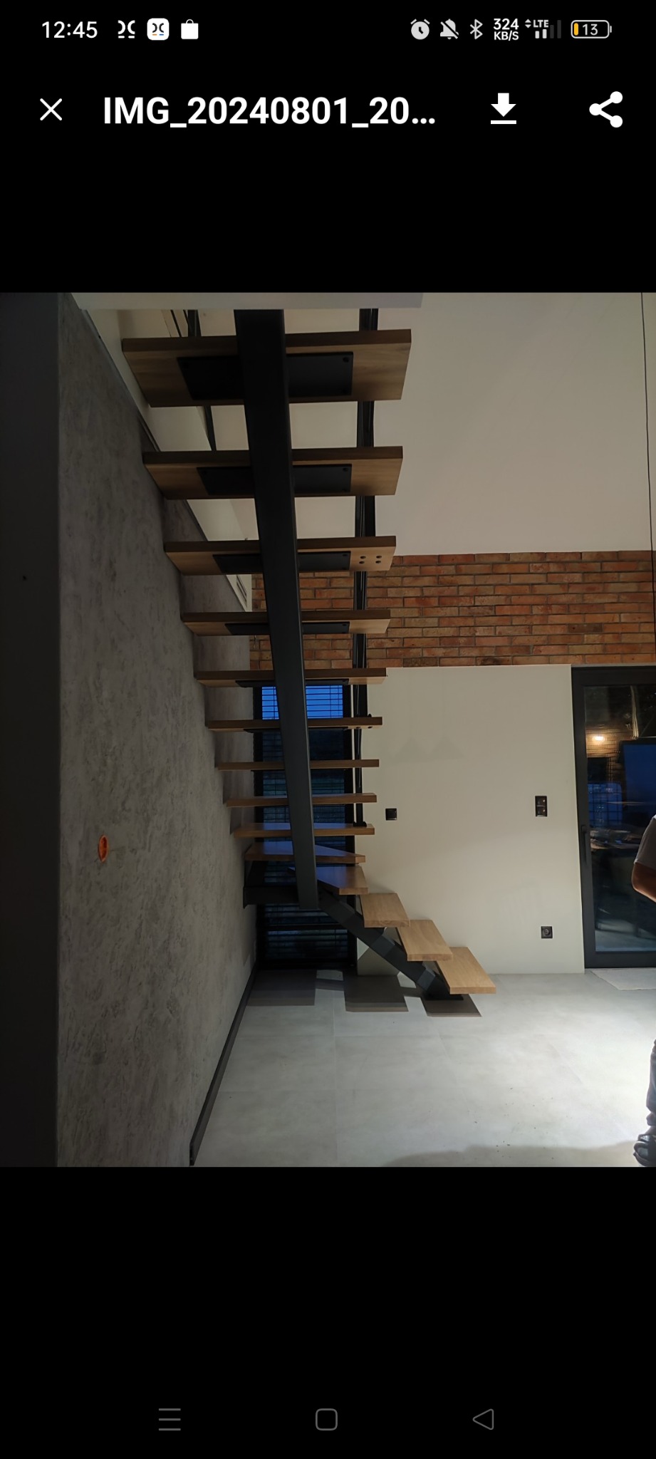 schody dębowe belkowe skrętne w lewo