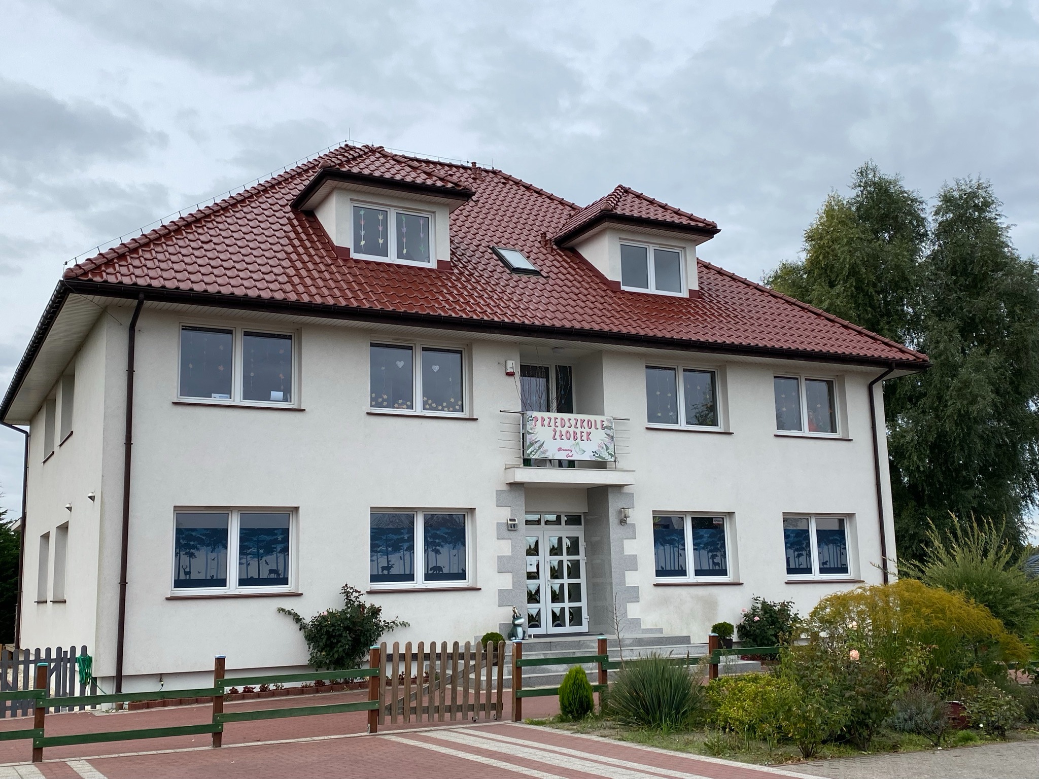 Przebudowa i zmiana sposobu użytkowania budynku - wykonanie dokumentacji i uzyskanie pozwolenia