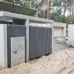 Magdalenka 2018 - ogrodzenie z betonu architektonicznego