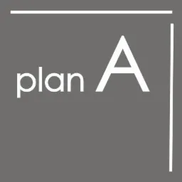 Grafika z napisem 'plan A' w białej czcionce na szarym tle, obramowana białymi liniami tworzącymi częściowy prostokąt.