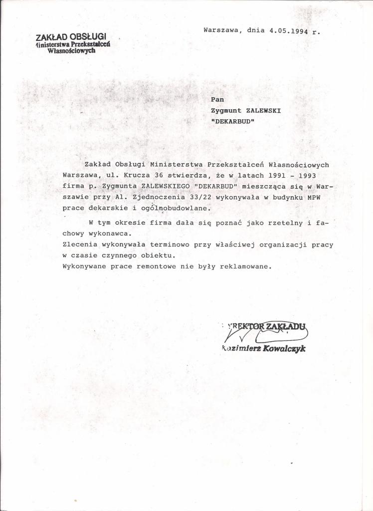 Skan dokumentu z 1994 roku, poświadczający wykonanie prac dekarskich i ogólnobudowlanych przez firmę 'DEKARBUD' w budynku MPW, podpisany przez dyrektora zakładu.