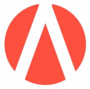 Czerwone logo w kształcie okręgu z białym symbolem przypominającym literę A, umieszczonym centralnie. Prosty, minimalistyczny design.