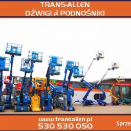 R&oacute;żnokolorowe podnośniki koszowe, gł&oacute;wnie niebieskie i ż&oacute;łte, ustawione w rzędzie przed budynkiem Centrum Obsługi Pojazd&oacute;w TRANS-ALLEN; widoczny numer telefonu i adres strony internetowej.