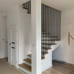 Montujemy schody - Producent Schodów Drewnianych Bielsko-Biała