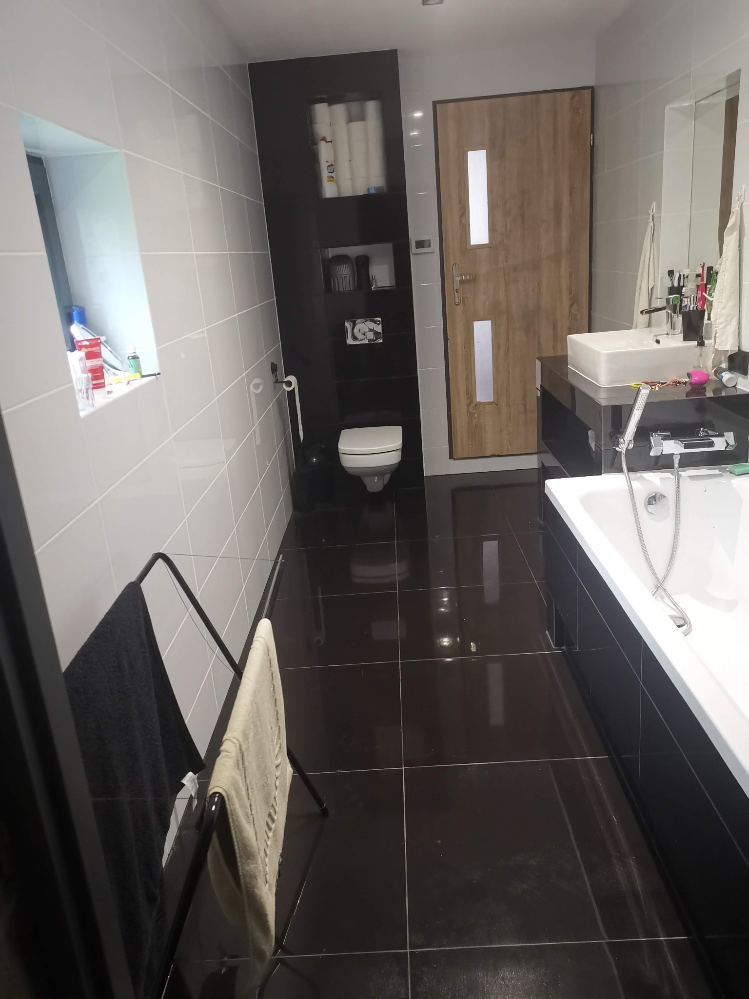 Cała łazienka łącznie z zabudowami