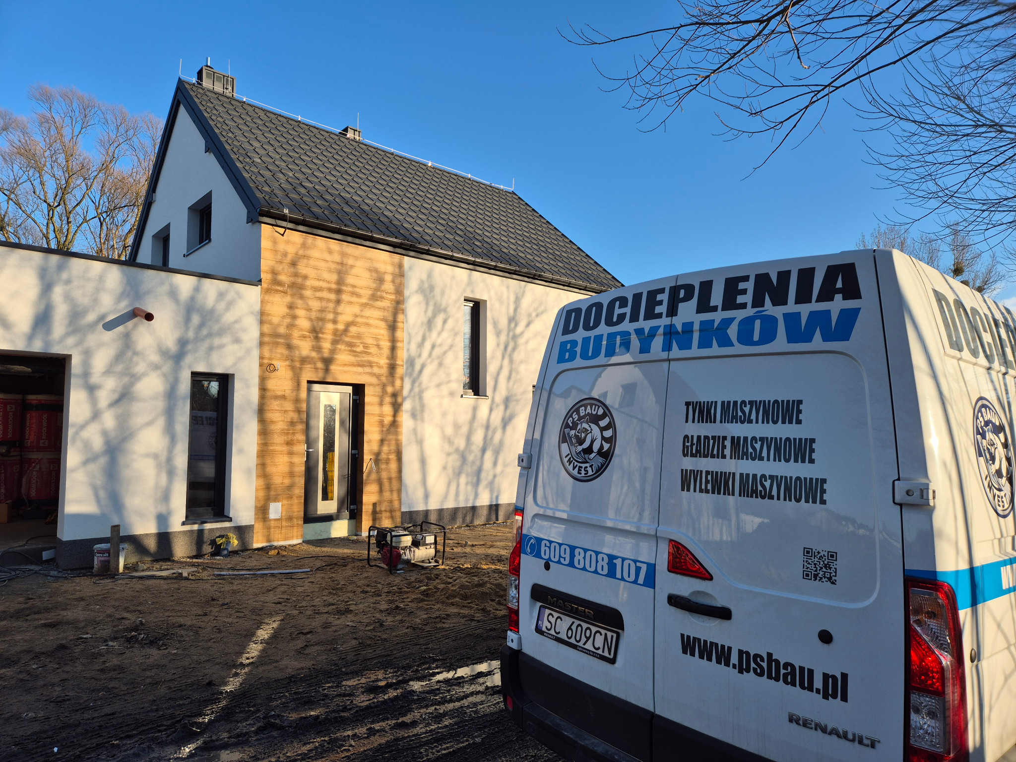 Elewacja w systemie Baumit+ deska elewacyjna Grenplast.