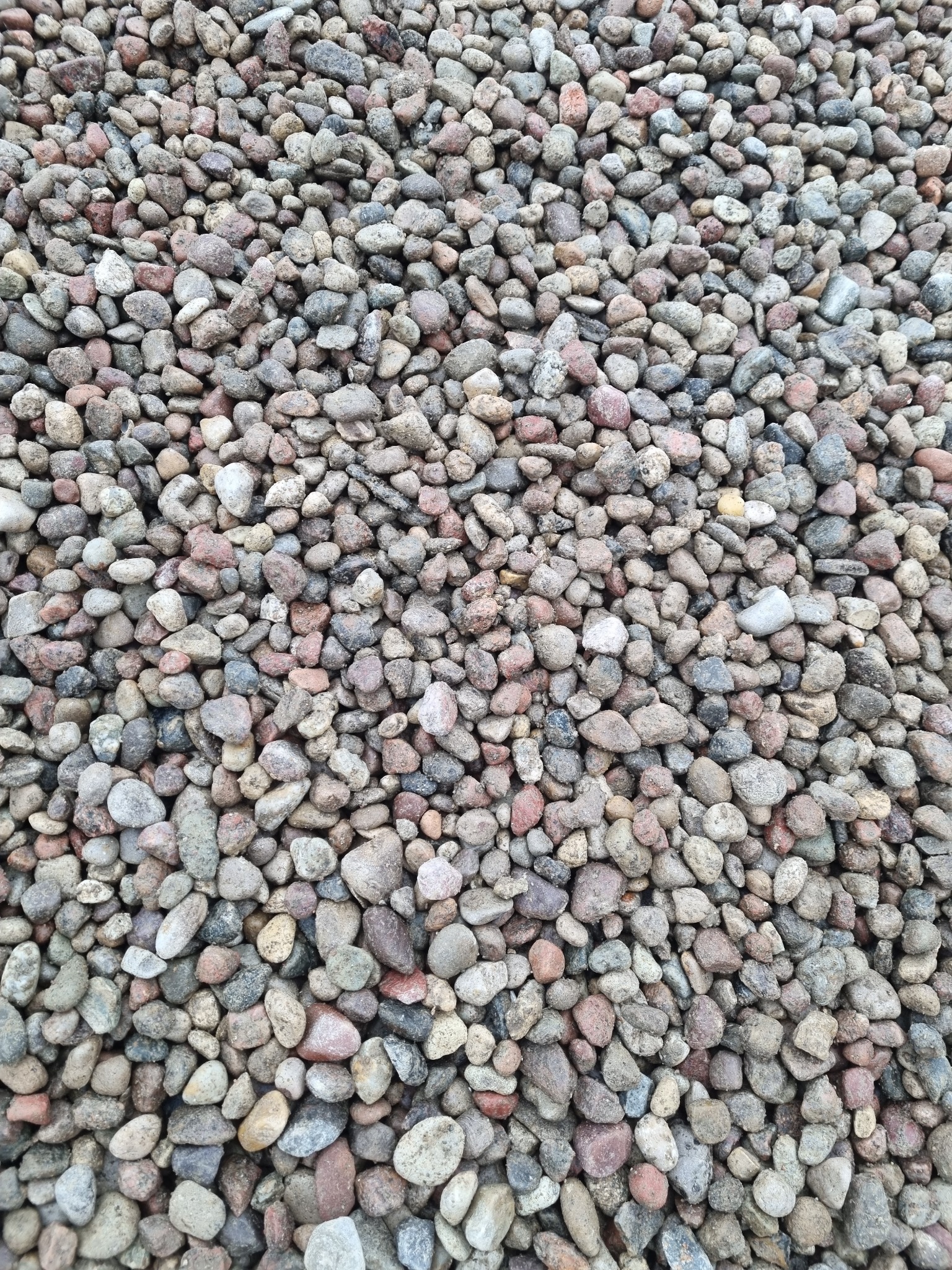 Żwir 16-32 nadający się na drenaże i odwodnienia