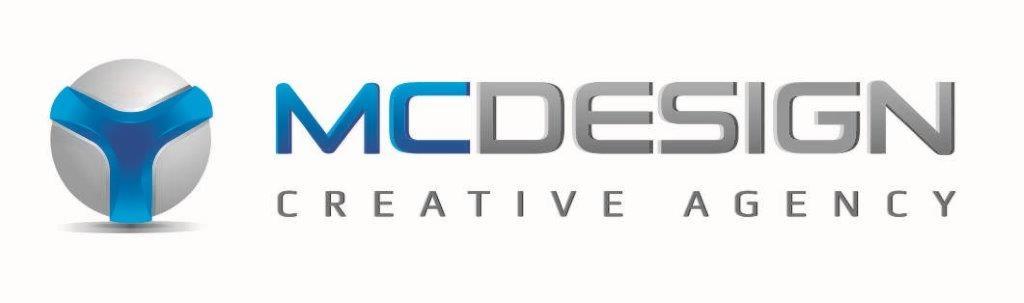 Logo 'MCDESIGN Creative Agency' z trójwymiarową kulą w błękitno-szarej kolorystyce. Nazwa firmy w kolorach niebieskim i szarym. Minimalistyczny design na białym tle.