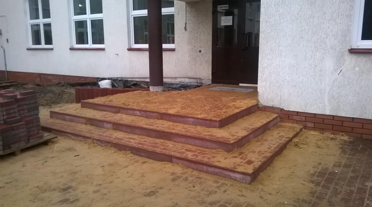 Przebudowa Schodów i zjazdów dla wózków Szkoła Jab