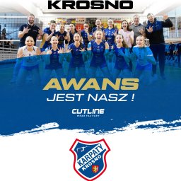 RABAK Sp. z o.o. - Drużyna siatkarska w strojach sportowych marki Cutline, świętująca awans. Zespół pozuje na tle hali sportowej. Widoczny napis 'AWANS JEST NASZ!' i logo firmy.