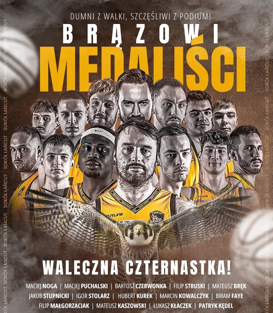 Grafika drużyny sportowej w strojach z logotypami. Zawodnicy i wizerunek sokoła na plakacie promującym klub sportowy.