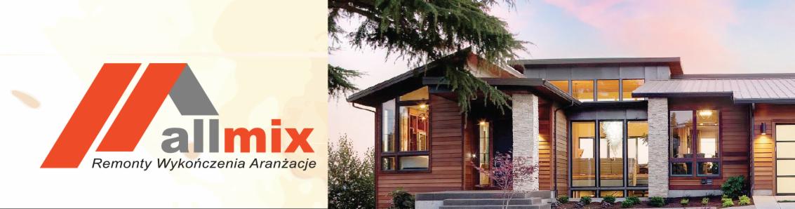 Nowoczesny dom jednorodzinny z drewnianą elewacją i dużymi oknami, prezentowany z logo firmy remontowo-wykończeniowej. Widoczne schody wejściowe i elementy dekoracyjne.