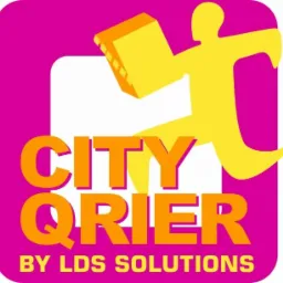 Żółty kurier z paczką w biegu, logo City Qrier na fioletowym tle, LDS Solutions. Dynamiczny znak firmowy.