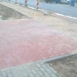 Układanie kostki brukowej Serock 3