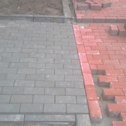 Układanie kostki brukowej Serock 4