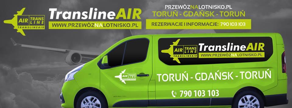 Zielony bus TranslineAIR z reklamą przewozu na lotnisko, na tle rozmytego samolotu, trasa Toruń-Gdańsk-Toruń, numer telefonu i strona internetowa.