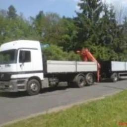 Transport ciężarowy i usługi budowlane.