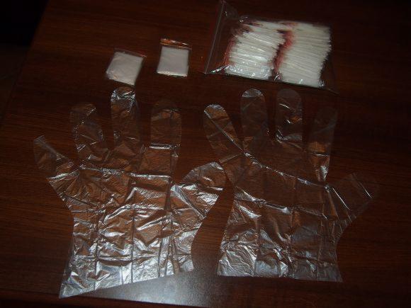 Rękawiczka hdpe pakowana po 2 szt.w torebkę str