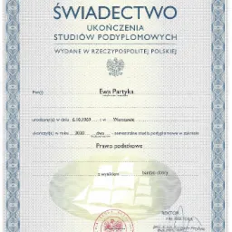 Skan świadectwa ukończenia studiów podyplomowych z zakresu prawa podatkowego wydanego przez Akademię Leona Koźmińskiego w Warszawie, z datą 6.07.2020 i oceną bardzo dobry.