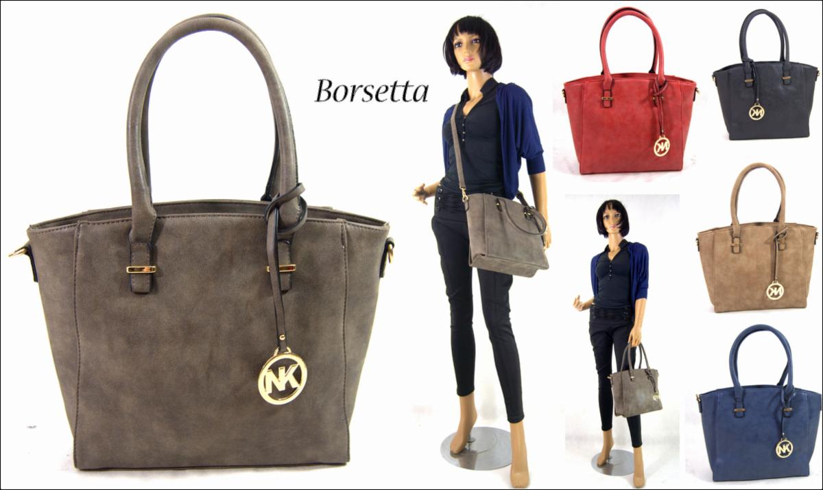 Prezentacja torebki damskiej typu shopper bag w kolorze szarym, z zawieszką z logo, na tle innych torebek w różnych kolorach oraz manekina z torebką na ramieniu.